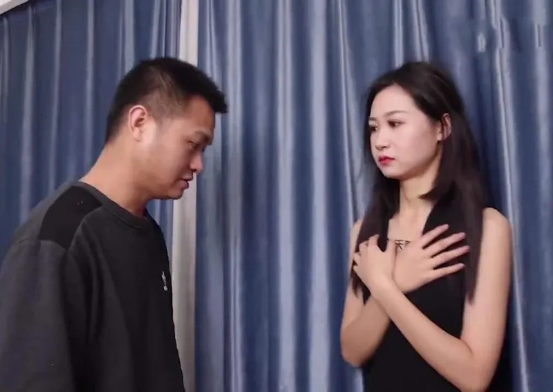 Qua sửa máy tính giúp vợ anh hàng xóm rồi hiếp luôn cô nàng